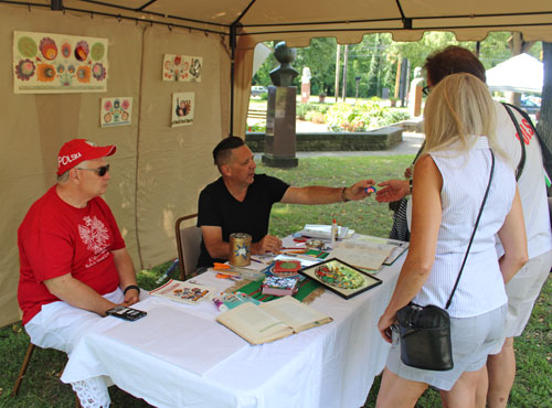 Ray Vargas demonstrated pisanki making